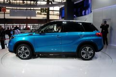 铃木-超级维特拉