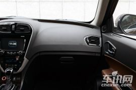 广汽乘用车-传祺GS5速博-1.8T 自动两驱尊贵版