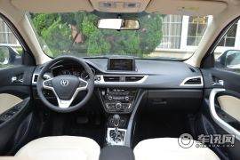 长安汽车-悦翔V7