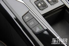东风标致-标致508-2.3L 罗兰・加洛斯版