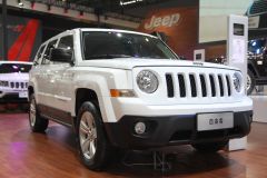 Jeep-自由客