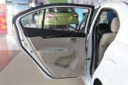 2015款 1.6L 自动精英版
