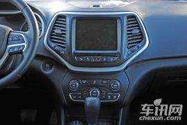 Jeep-自由光-2.4L 都市版