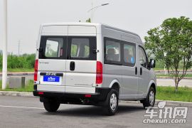 东风汽车-御风-2.5T御利宝物流车中轴中顶ZD25