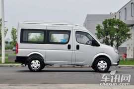 东风汽车-御风-2.5T御利宝物流车中轴中顶ZD25