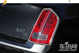 凶猛的大块头 车讯网测试克莱斯勒300C 