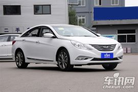 北京现代-索纳塔八-2.0L 自动尊贵版