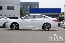 北京现代-索纳塔八-2.0L 自动尊贵版