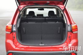 三菱-欧蓝德-2.4L 四驱精英版 5座