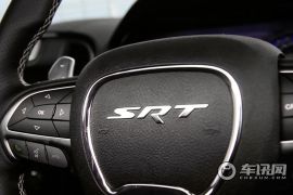 克莱斯勒-克莱斯勒300C SRT 2016