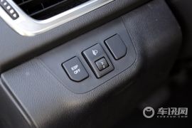 一汽奔腾-奔腾B30-1.6L 自动尊贵型