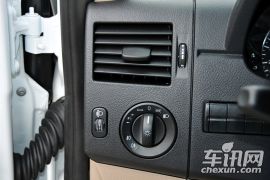 福建奔驰-凌特-2.1T尊旅 中轴版  ￥41.6