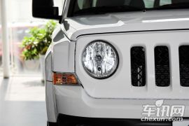 Jeep-自由客-2.4L 豪华导航版  ￥27.69