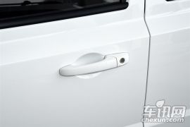 Jeep-自由客-2.4L 豪华导航版  ￥27.69