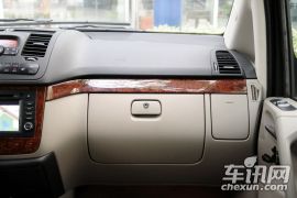 福建奔驰-唯雅诺-3.5L 卓越版   ￥68.9