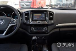 福田汽车-萨瓦纳-2.0T 四驱汽油尊享版7座
