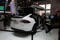 TESLA-MODEL X