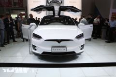 TESLA-MODEL X
