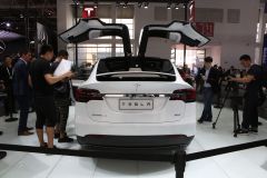 TESLA-MODEL X