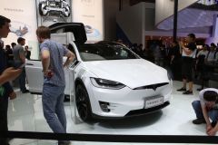 TESLA-MODEL X