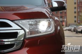 江铃汽车-撼路者-2.0T 汽油四驱旗舰版