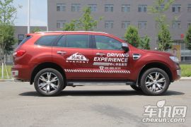 江铃汽车-撼路者-2.0T 汽油四驱旗舰版