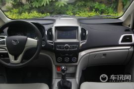 北汽银翔-幻速H3F-1.5L 尊贵型 7座