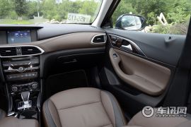 英菲尼迪-英菲尼迪QX30-2.0T 四驱极限版