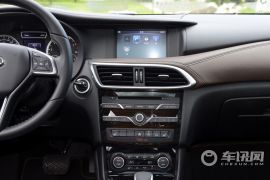 英菲尼迪-英菲尼迪QX30-2.0T 四驱极限版