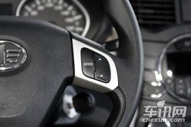 天津一汽-夏利N7-1.3L 自动豪华型