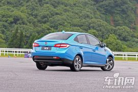 东风裕隆-锐3-1.6L CVT尊享型天窗版