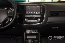 广汽三菱-欧蓝德-2.4L 四驱尊贵版 7座