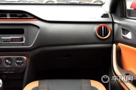 奇瑞汽车-瑞虎3X-1.5L 手动都市版