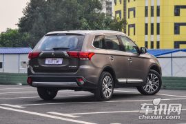 广汽三菱-欧蓝德-2.4L 四驱精英版 5座