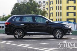 广汽三菱-欧蓝德-2.4L 四驱尊贵版 7座