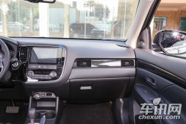 广汽三菱-欧蓝德-2.4L 四驱尊贵版 7座