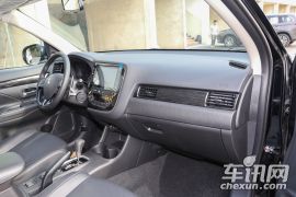 广汽三菱-欧蓝德-2.4L 四驱尊贵版 7座