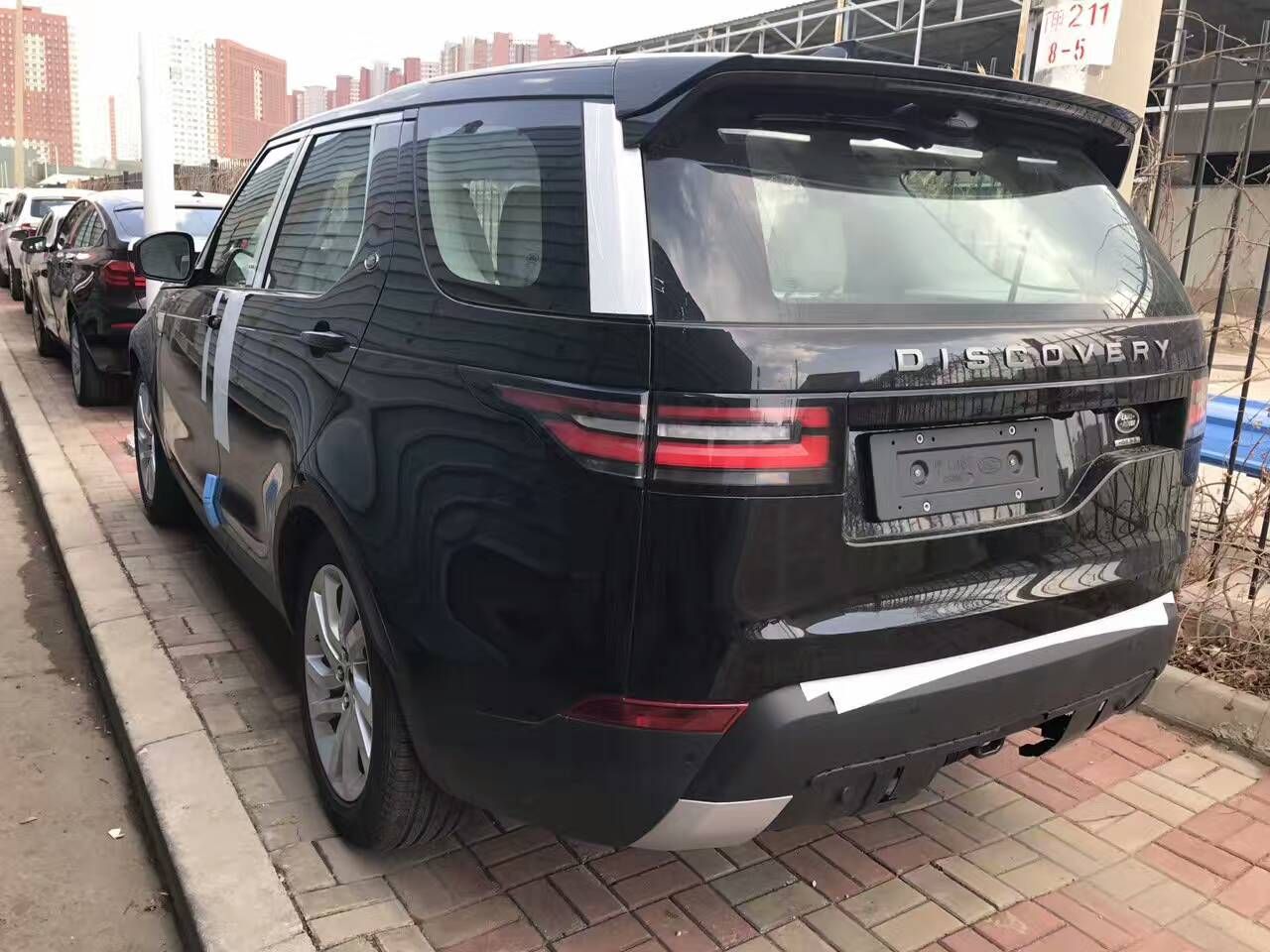 2017款路虎发现5美规汽油版顶级硬派越野车