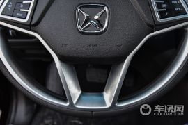 江铃汽车-驭胜S350-2.0T 自动两驱汽油超豪华版5座