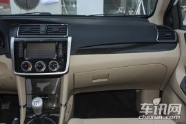 众泰汽车-众泰Z300-1.5L 手动尊享型