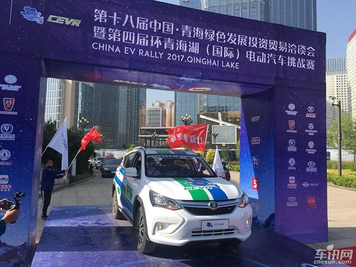 比亚迪宋EV300挑战天境之旅 征服青海湖 
