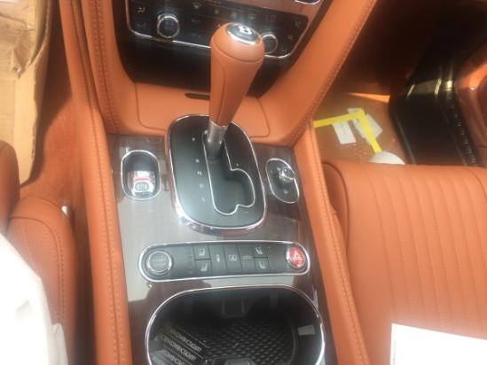 17款宾利飞驰天津港现车多少钱现车优惠