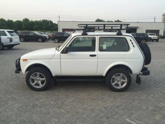 17款拉达尼瓦汽油3门现车在售 优惠促销