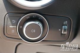 阿尔法罗密欧-Stelvio-2.0T 200HP 精英版