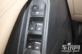 上汽大通-上汽大通D90-2.0T 手动两驱基础版