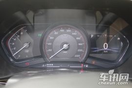 上汽大通-上汽大通D90-2.0T 手动两驱基础版