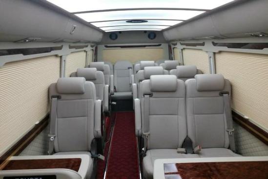 丰田考斯特客车12座大空间低噪音超舒适