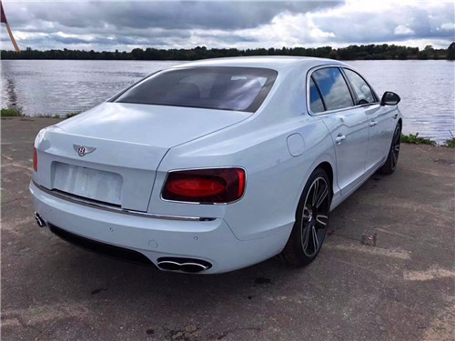 2017款欧规宾利飞驰V8S平行进口飞跃天际