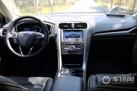 长安福特 蒙迪欧 2.0 PHEV 智尊旗舰型