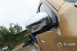 郑州日产-途达-2.5L 自动四驱旗舰版